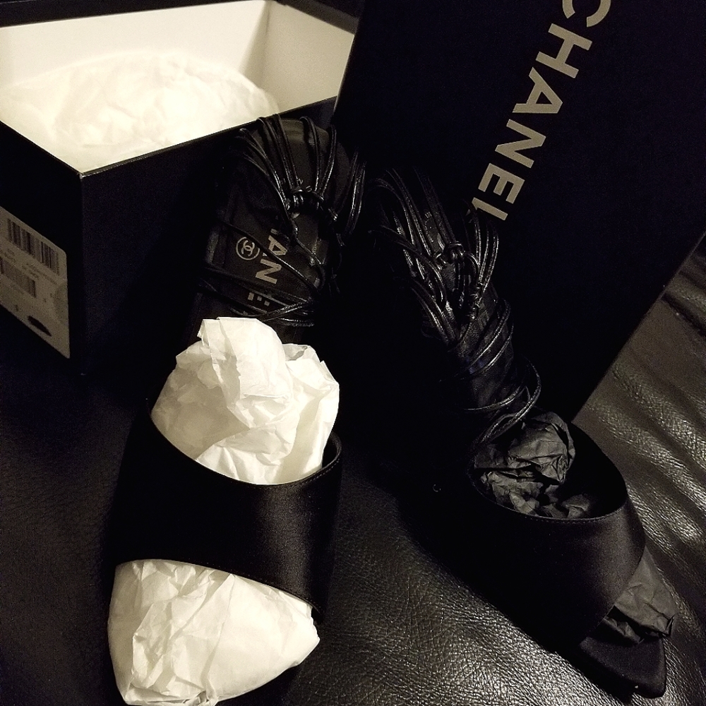 Amazing black Chanel Sandals Size 39